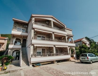 Apartmanok Sijerkovic, Magán szállás a községben Kumbor, Montenegró - 1S0A0600